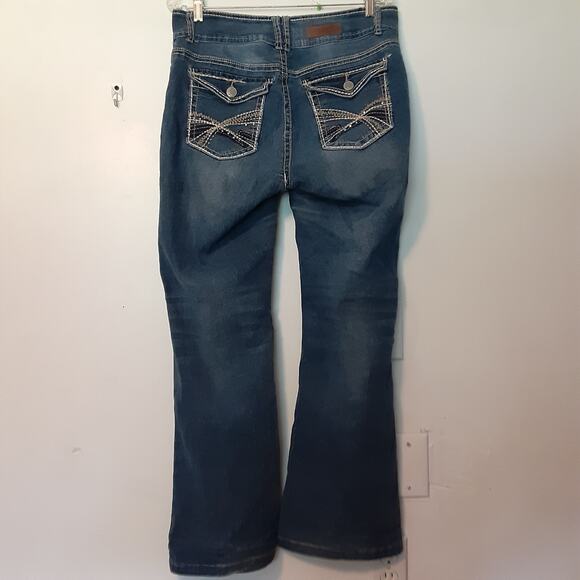 Wallflower Jeans Women’s 15 Blue Flare Luscious Curvy Flap Pocket Bootcut Denim - Picture 5 of 10